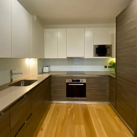 Spacious 2 Bedroom Penthouse Retreat London Exterior photo