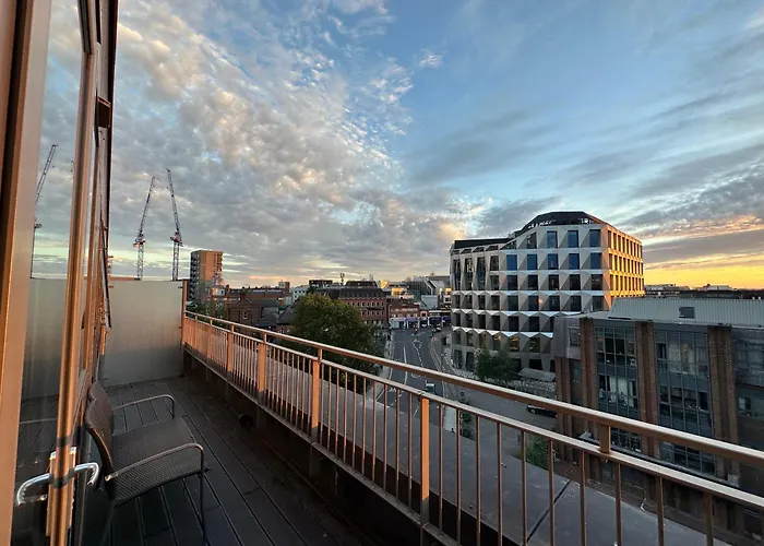 Spacious 2 Bedroom Penthouse Retreat