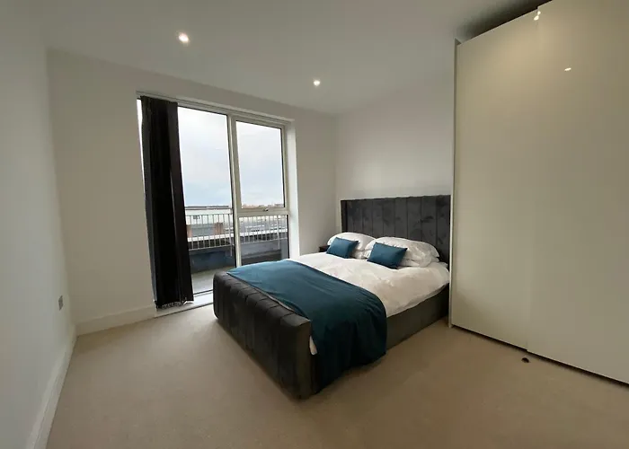 Spacious 2 Bedroom Penthouse Retreat
